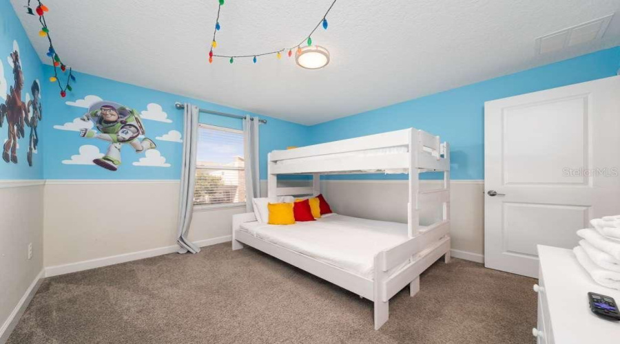 DAVENPORT, Florida 33896, 5 Bedrooms Bedrooms, ,4 BathroomsBathrooms,Residential,For Sale,CABOT CLIFFS,0,MFRO6387305