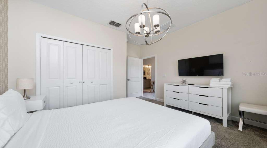 DAVENPORT, Florida 33896, 5 Bedrooms Bedrooms, ,4 BathroomsBathrooms,Residential,For Sale,CABOT CLIFFS,0,MFRO6387305