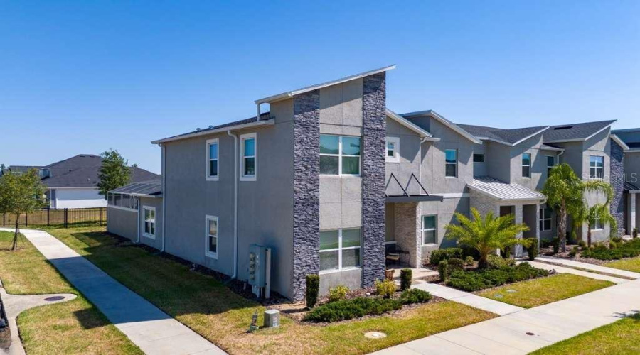DAVENPORT, Florida 33896, 5 Bedrooms Bedrooms, ,4 BathroomsBathrooms,Residential,For Sale,CABOT CLIFFS,0,MFRO6387305