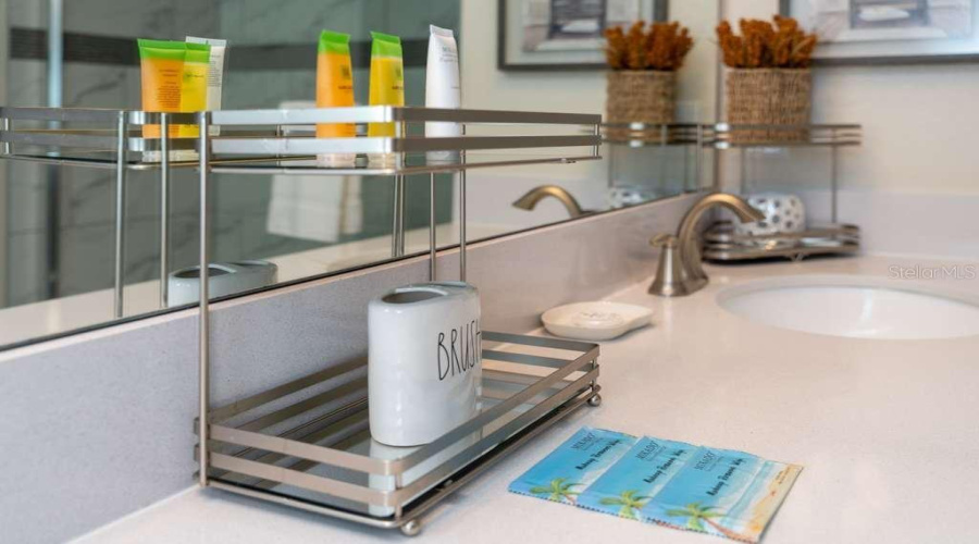 DAVENPORT, Florida 33896, 5 Bedrooms Bedrooms, ,4 BathroomsBathrooms,Residential,For Sale,CABOT CLIFFS,0,MFRO6387305