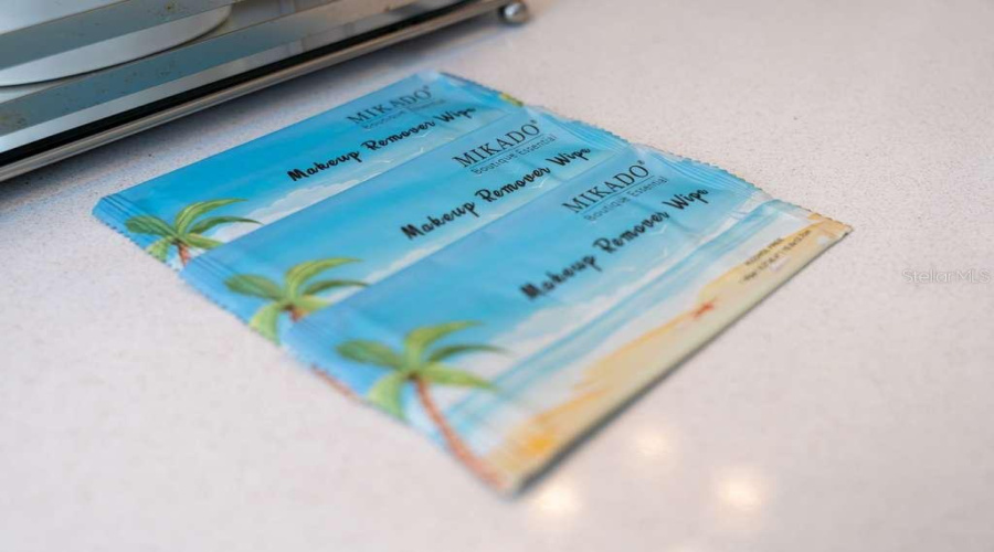 DAVENPORT, Florida 33896, 5 Bedrooms Bedrooms, ,4 BathroomsBathrooms,Residential,For Sale,CABOT CLIFFS,0,MFRO6387305