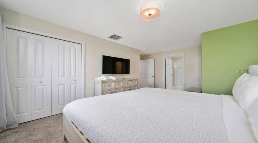 DAVENPORT, Florida 33896, 5 Bedrooms Bedrooms, ,4 BathroomsBathrooms,Residential,For Sale,CABOT CLIFFS,0,MFRO6387305