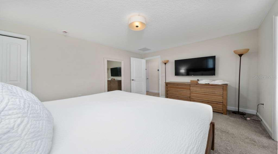 DAVENPORT, Florida 33896, 5 Bedrooms Bedrooms, ,4 BathroomsBathrooms,Residential,For Sale,CABOT CLIFFS,0,MFRO6387305