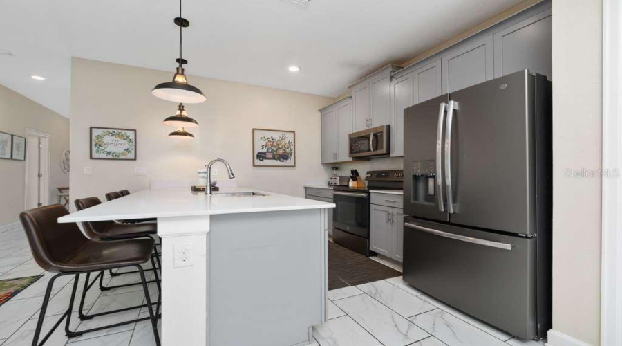 DAVENPORT, Florida 33896, 5 Bedrooms Bedrooms, ,4 BathroomsBathrooms,Residential,For Sale,CABOT CLIFFS,0,MFRO6387305