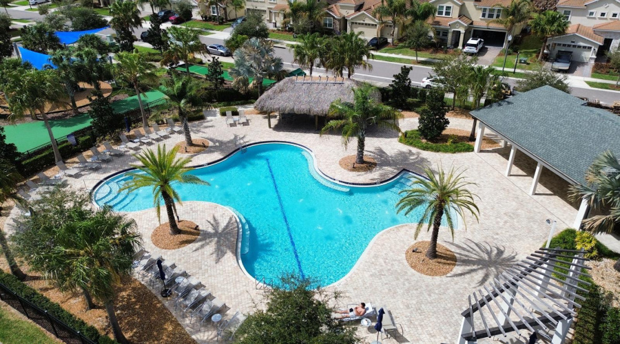 DAVENPORT, Florida 33896, 5 Bedrooms Bedrooms, ,4 BathroomsBathrooms,Residential,For Sale,CABOT CLIFFS,0,MFRO6387305