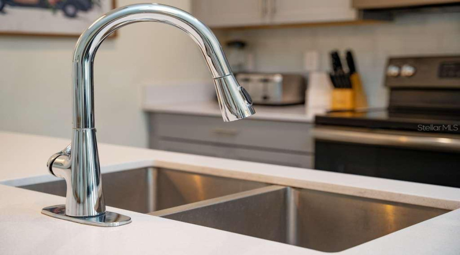 DAVENPORT, Florida 33896, 5 Bedrooms Bedrooms, ,4 BathroomsBathrooms,Residential,For Sale,CABOT CLIFFS,0,MFRO6387305