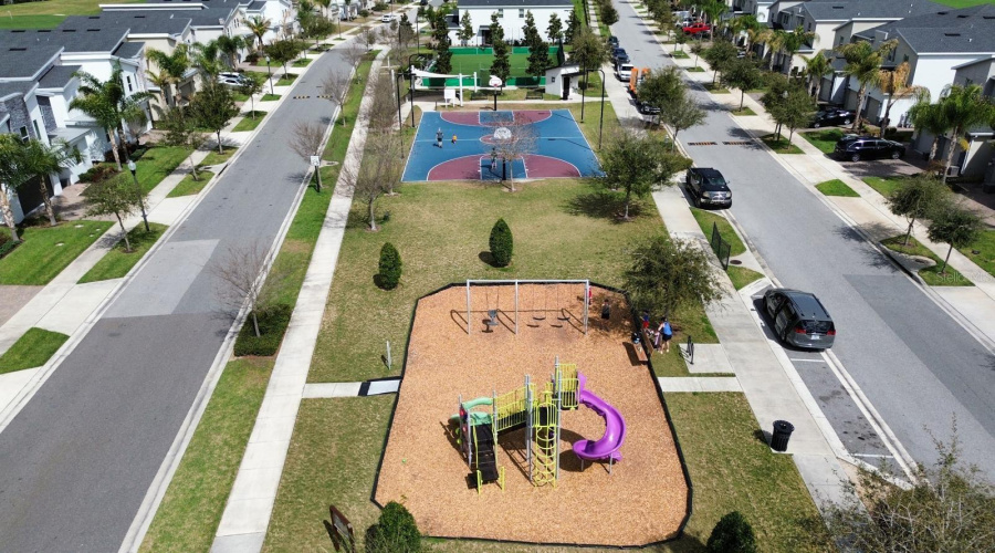 DAVENPORT, Florida 33896, 5 Bedrooms Bedrooms, ,4 BathroomsBathrooms,Residential,For Sale,CABOT CLIFFS,0,MFRO6387305