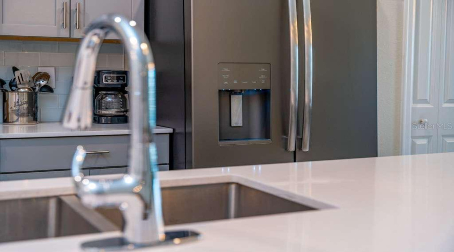 DAVENPORT, Florida 33896, 5 Bedrooms Bedrooms, ,4 BathroomsBathrooms,Residential,For Sale,CABOT CLIFFS,0,MFRO6387305