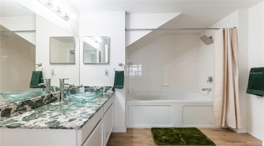 KISSIMMEE, Florida 34746, 3 Bedrooms Bedrooms, ,2 BathroomsBathrooms,Residential,For Sale,LODI,0,MFRO6276409