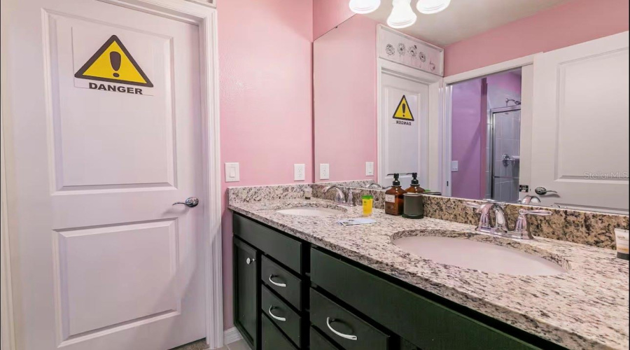 DAVENPORT, Florida 33897, 10 Bedrooms Bedrooms, ,8 BathroomsBathrooms,Residential,For Sale,LELANI,0,MFRO6344168