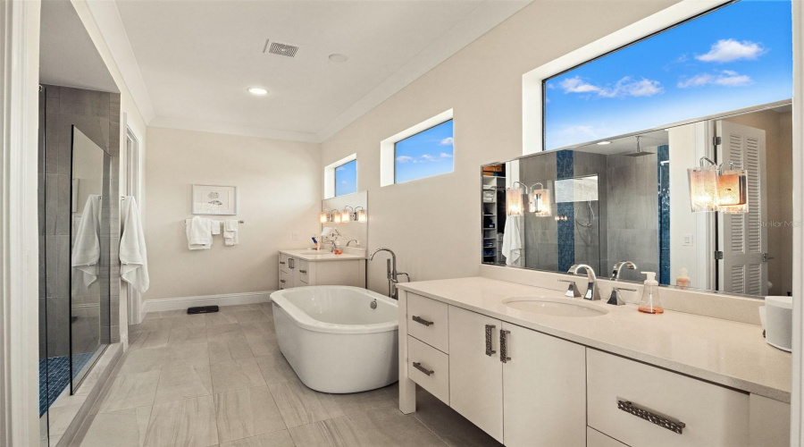 REUNION, Florida 34747, 7 Bedrooms Bedrooms, ,7 BathroomsBathrooms,Residential,For Sale,VALHALLA,0,MFRO6386460