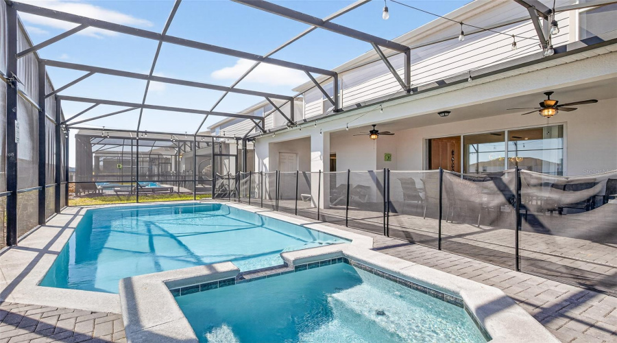 DAVENPORT, Florida 33897, 10 Bedrooms Bedrooms, ,8 BathroomsBathrooms,Residential,For Sale,LANA,0,MFRO6387517