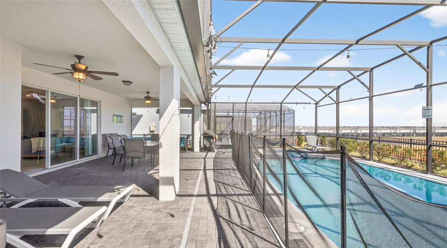 DAVENPORT, Florida 33897, 10 Bedrooms Bedrooms, ,8 BathroomsBathrooms,Residential,For Sale,LANA,0,MFRO6387517