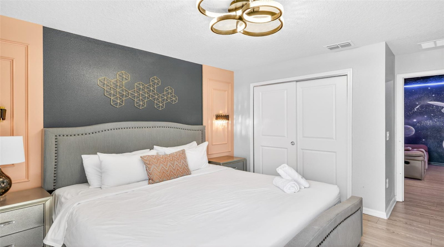 DAVENPORT, Florida 33897, 10 Bedrooms Bedrooms, ,8 BathroomsBathrooms,Residential,For Sale,LANA,0,MFRO6387517