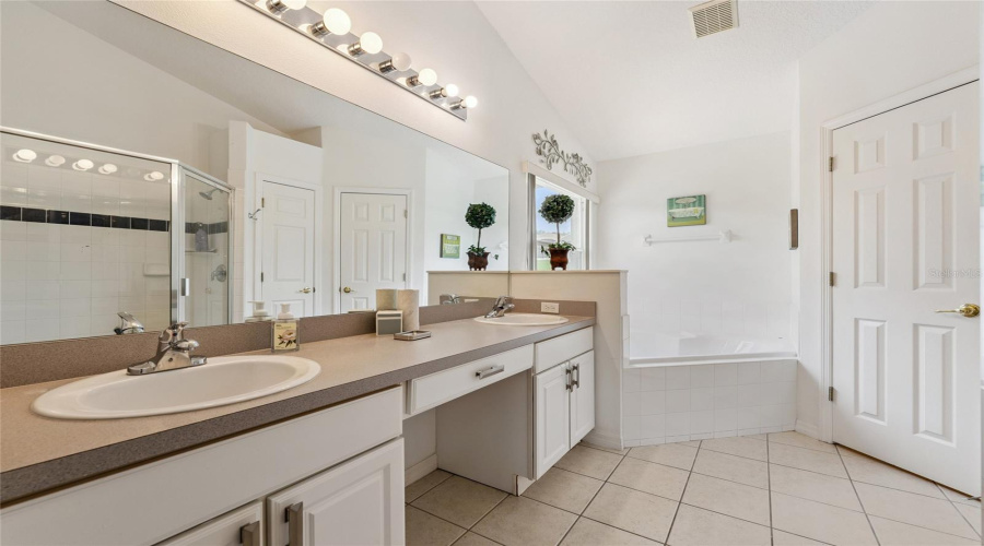 DAVENPORT, Florida 33897, 4 Bedrooms Bedrooms, ,2 BathroomsBathrooms,Residential,For Sale,KENSINGTON,0,MFRO6301214