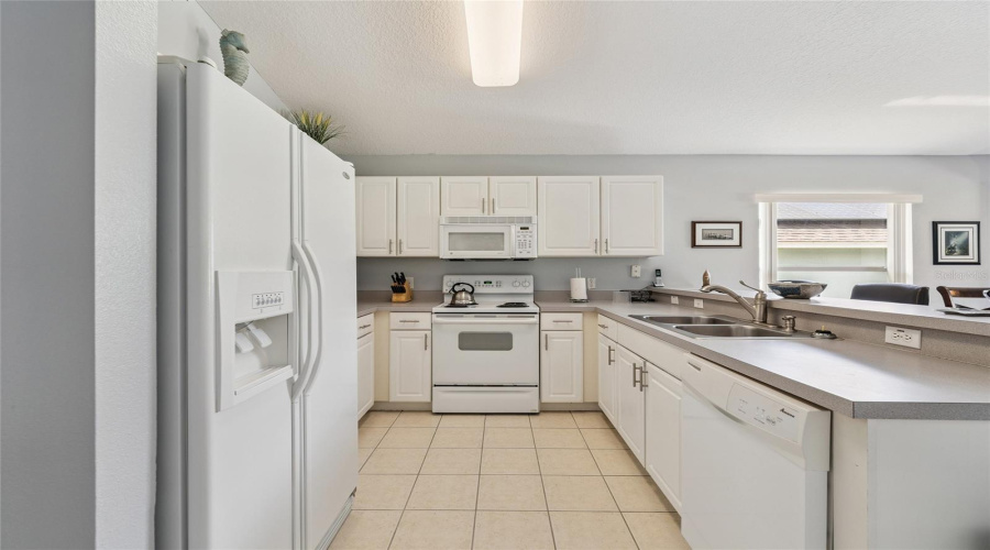 DAVENPORT, Florida 33897, 4 Bedrooms Bedrooms, ,2 BathroomsBathrooms,Residential,For Sale,KENSINGTON,0,MFRO6301214