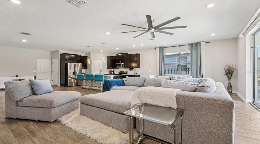 DAVENPORT, Florida 33837, 5 Bedrooms Bedrooms, ,3 BathroomsBathrooms,Residential,For Sale,CAMDEN,0,MFRTB8480476