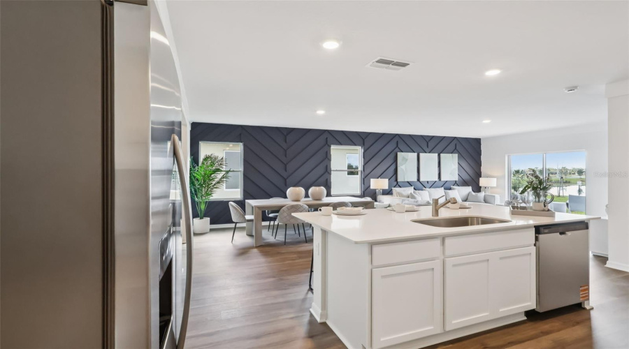 DAVENPORT, Florida 33837, 5 Bedrooms Bedrooms, ,3 BathroomsBathrooms,Residential,For Sale,MOUNTAIN,0,MFRO6384913