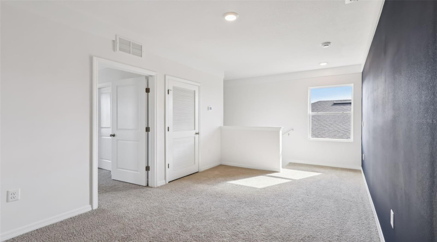 DAVENPORT, Florida 33837, 5 Bedrooms Bedrooms, ,3 BathroomsBathrooms,Residential,For Sale,MOUNTAIN,0,MFRO6384913