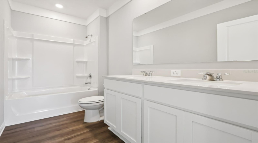 DAVENPORT, Florida 33837, 5 Bedrooms Bedrooms, ,3 BathroomsBathrooms,Residential,For Sale,MOUNTAIN,0,MFRO6384913