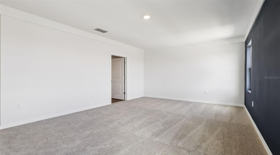 DAVENPORT, Florida 33837, 5 Bedrooms Bedrooms, ,3 BathroomsBathrooms,Residential,For Sale,MOUNTAIN,0,MFRO6384913