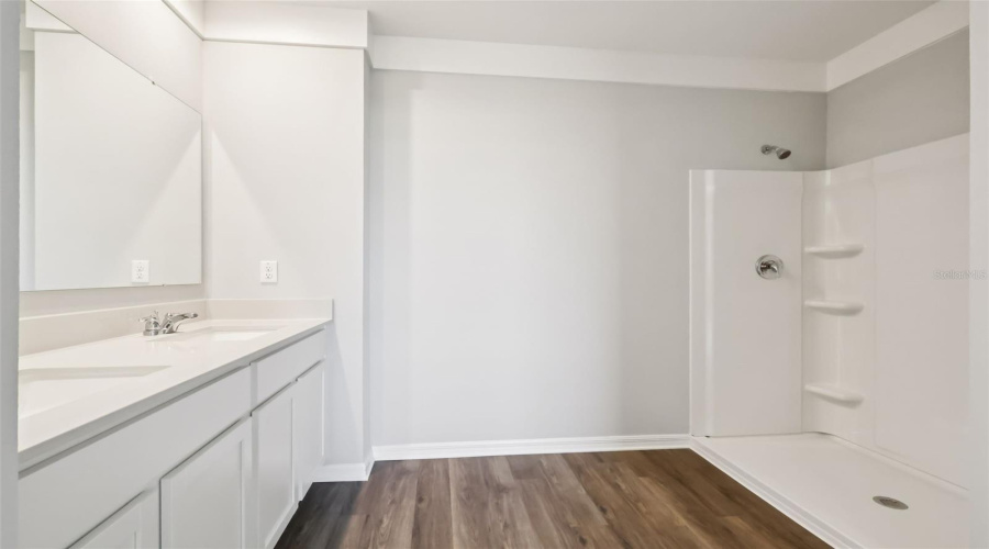 DAVENPORT, Florida 33837, 5 Bedrooms Bedrooms, ,3 BathroomsBathrooms,Residential,For Sale,MOUNTAIN,0,MFRO6384913