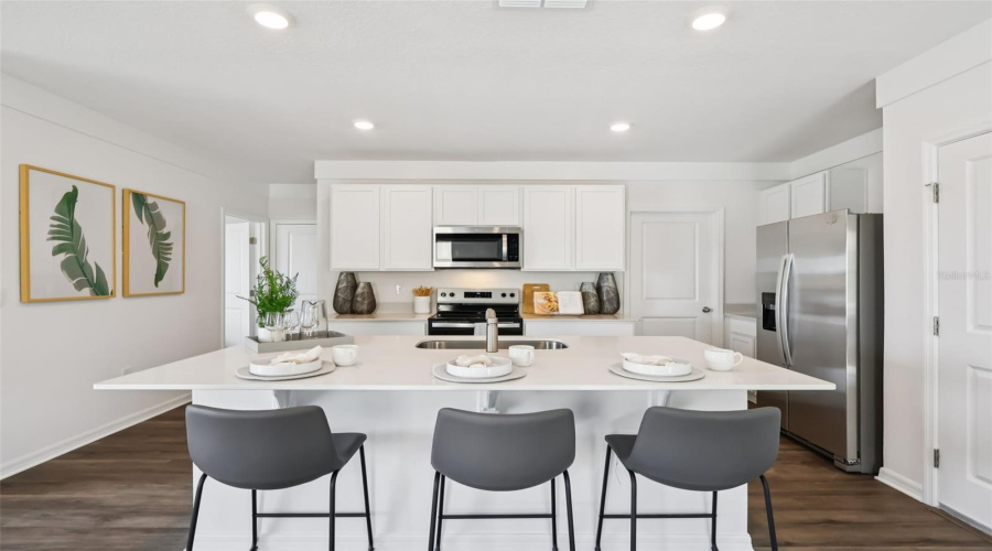 DAVENPORT, Florida 33837, 5 Bedrooms Bedrooms, ,3 BathroomsBathrooms,Residential,For Sale,MOUNTAIN,0,MFRO6384913