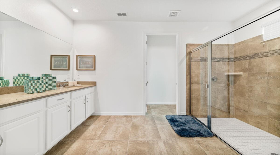 KISSIMMEE, Florida 34747, 9 Bedrooms Bedrooms, ,6 BathroomsBathrooms,Residential,For Sale,HILTON RIDGE,0,MFRS5143223