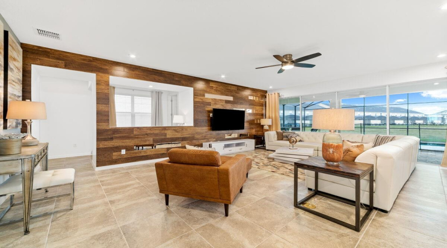 KISSIMMEE, Florida 34747, 9 Bedrooms Bedrooms, ,6 BathroomsBathrooms,Residential,For Sale,HILTON RIDGE,0,MFRS5143223