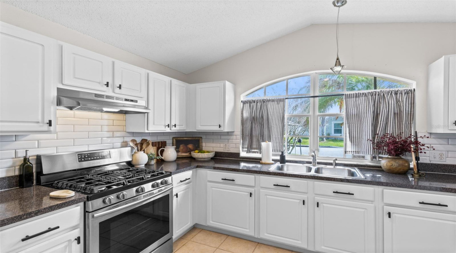 DAVENPORT, Florida 33837, 3 Bedrooms Bedrooms, ,2 BathroomsBathrooms,Residential,For Sale,JESSAMINE,0,MFRO6387299