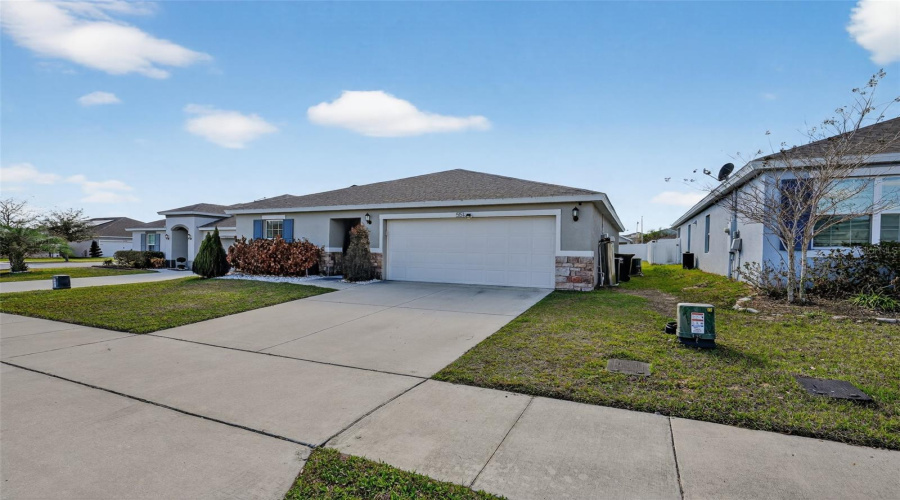 DAVENPORT, Florida 33837, 3 Bedrooms Bedrooms, ,2 BathroomsBathrooms,Residential,For Sale,TAFT,0,MFRO6387590