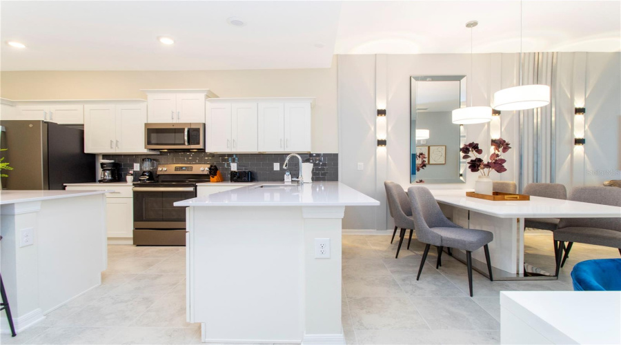 KISSIMMEE, Florida 34746, 2 Bedrooms Bedrooms, ,2 BathroomsBathrooms,Residential,For Sale,PARADOX,0,MFRO6387522