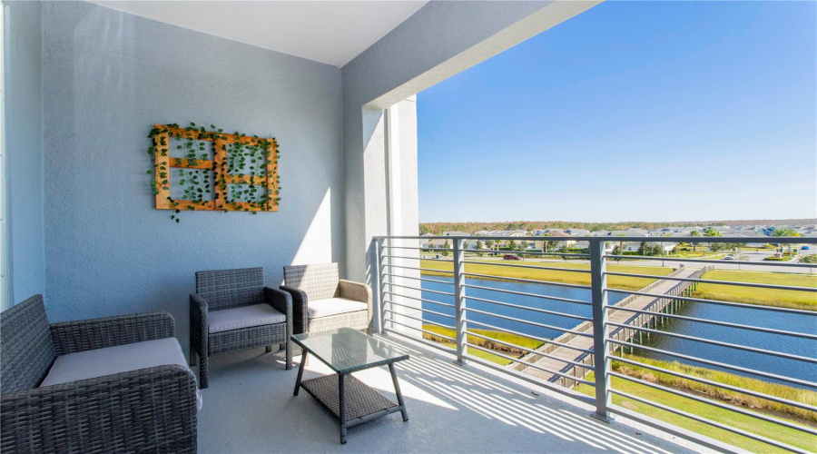 KISSIMMEE, Florida 34746, 2 Bedrooms Bedrooms, ,2 BathroomsBathrooms,Residential,For Sale,PARADOX,0,MFRO6387522