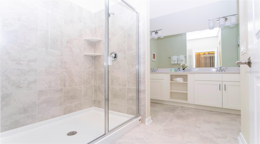 KISSIMMEE, Florida 34746, 2 Bedrooms Bedrooms, ,2 BathroomsBathrooms,Residential,For Sale,PARADOX,0,MFRO6387522