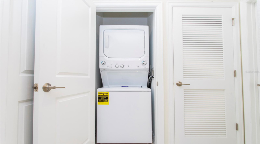 KISSIMMEE, Florida 34746, 2 Bedrooms Bedrooms, ,2 BathroomsBathrooms,Residential,For Sale,PARADOX,0,MFRO6387522