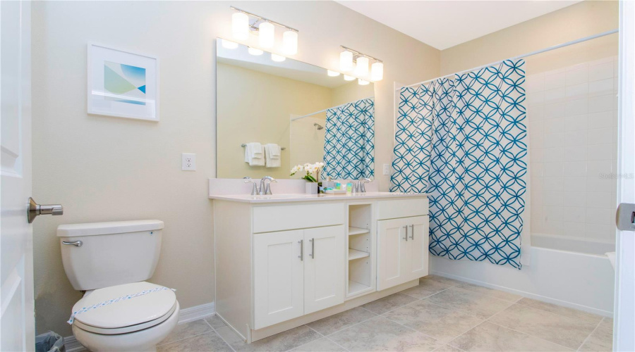 KISSIMMEE, Florida 34746, 2 Bedrooms Bedrooms, ,2 BathroomsBathrooms,Residential,For Sale,PARADOX,0,MFRO6387522