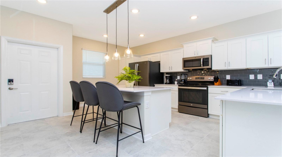 KISSIMMEE, Florida 34746, 2 Bedrooms Bedrooms, ,2 BathroomsBathrooms,Residential,For Sale,PARADOX,0,MFRO6387522