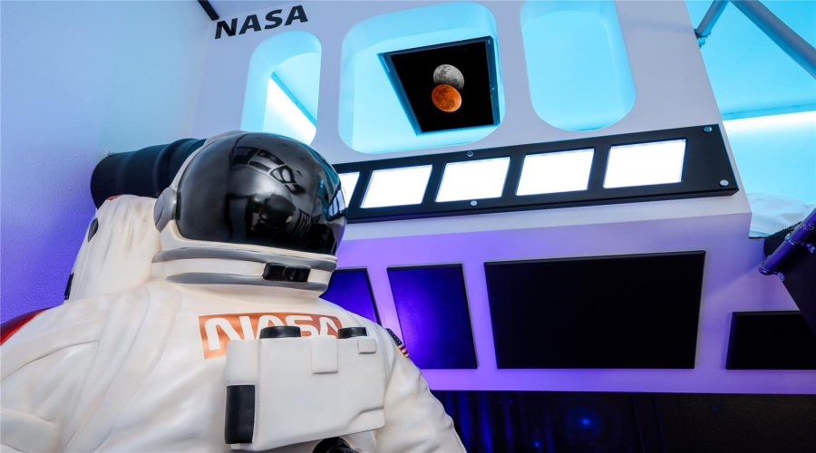 REUNION, Florida 34747, 6 Bedrooms Bedrooms, ,6 BathroomsBathrooms,Residential,For Sale,GATHERING,0,MFRO6387294