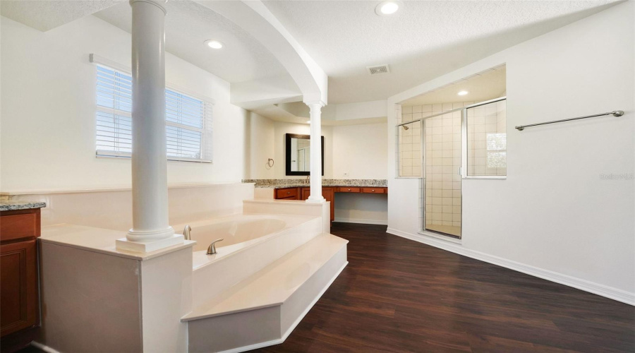 KISSIMMEE, Florida 34746, 6 Bedrooms Bedrooms, ,4 BathroomsBathrooms,Residential,For Sale,TREETOP,0,MFRO6387122