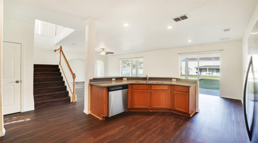 KISSIMMEE, Florida 34746, 6 Bedrooms Bedrooms, ,4 BathroomsBathrooms,Residential,For Sale,TREETOP,0,MFRO6387122