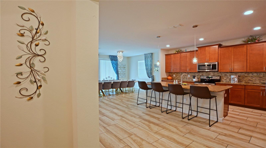 KISSIMMEE, Florida 34746, 6 Bedrooms Bedrooms, ,5 BathroomsBathrooms,Residential,For Sale,KINGS CASTLE,0,MFRO6387556