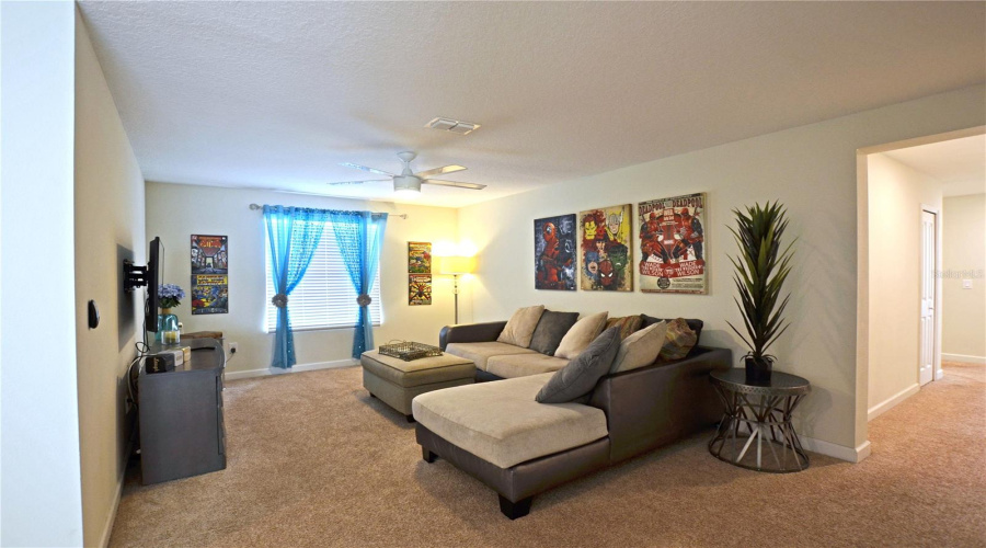 KISSIMMEE, Florida 34746, 6 Bedrooms Bedrooms, ,5 BathroomsBathrooms,Residential,For Sale,KINGS CASTLE,0,MFRO6387556