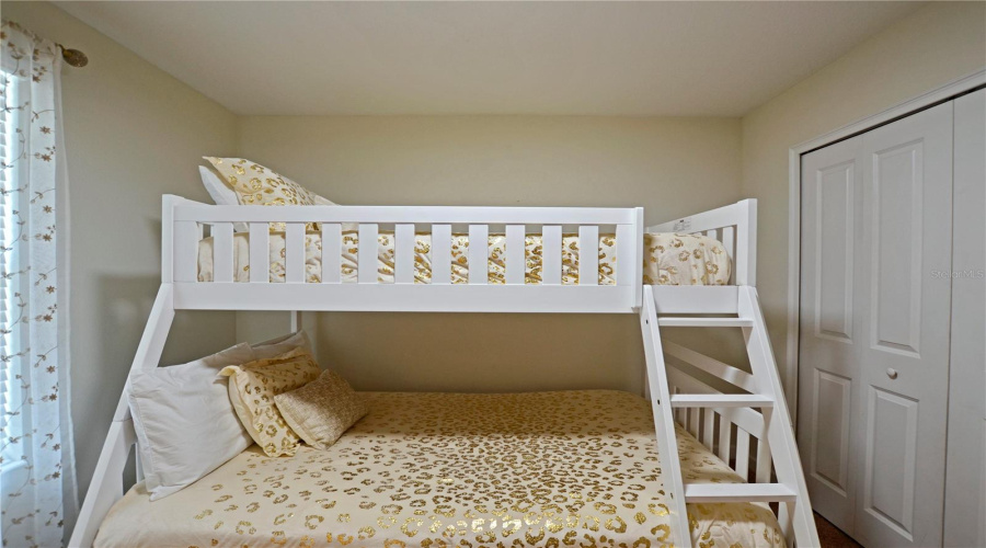 KISSIMMEE, Florida 34746, 6 Bedrooms Bedrooms, ,5 BathroomsBathrooms,Residential,For Sale,KINGS CASTLE,0,MFRO6387556