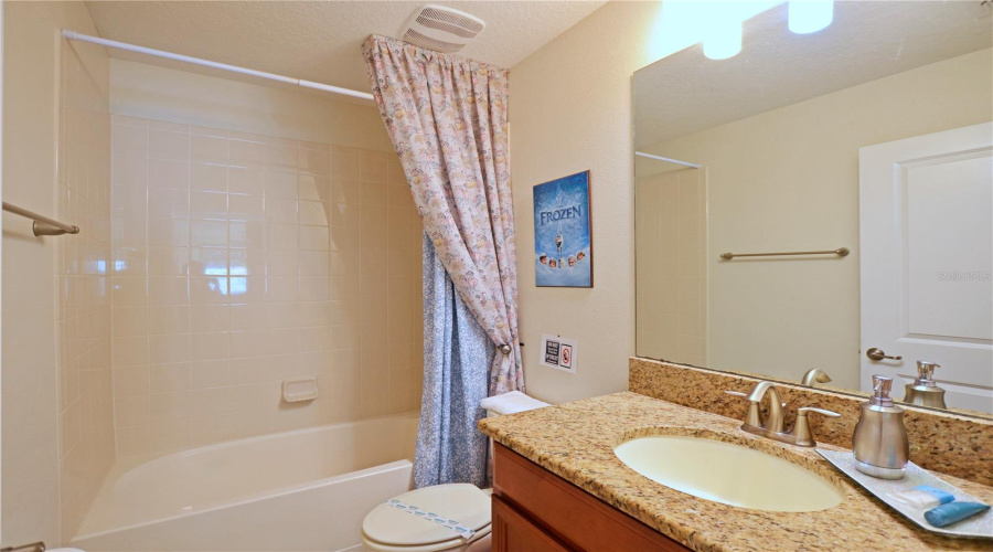 KISSIMMEE, Florida 34746, 6 Bedrooms Bedrooms, ,5 BathroomsBathrooms,Residential,For Sale,KINGS CASTLE,0,MFRO6387556