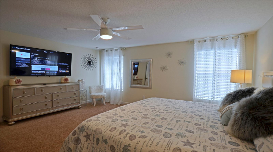 KISSIMMEE, Florida 34746, 6 Bedrooms Bedrooms, ,5 BathroomsBathrooms,Residential,For Sale,KINGS CASTLE,0,MFRO6387556