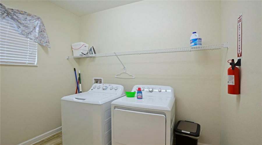 KISSIMMEE, Florida 34746, 6 Bedrooms Bedrooms, ,5 BathroomsBathrooms,Residential,For Sale,KINGS CASTLE,0,MFRO6387556