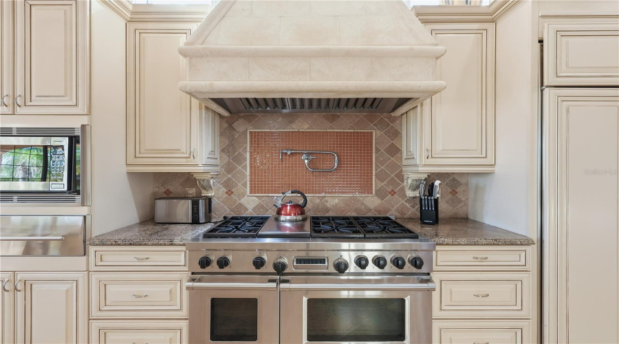 Range & Range Hood