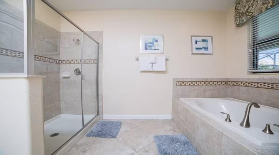 DAVENPORT, Florida 33896, 8 Bedrooms Bedrooms, ,5 BathroomsBathrooms,Residential,For Sale,SHADOW MOUNTAIN,0,MFRO6385097