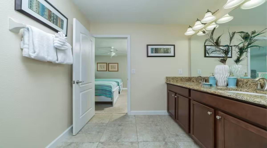 DAVENPORT, Florida 33896, 8 Bedrooms Bedrooms, ,5 BathroomsBathrooms,Residential,For Sale,SHADOW MOUNTAIN,0,MFRO6385097