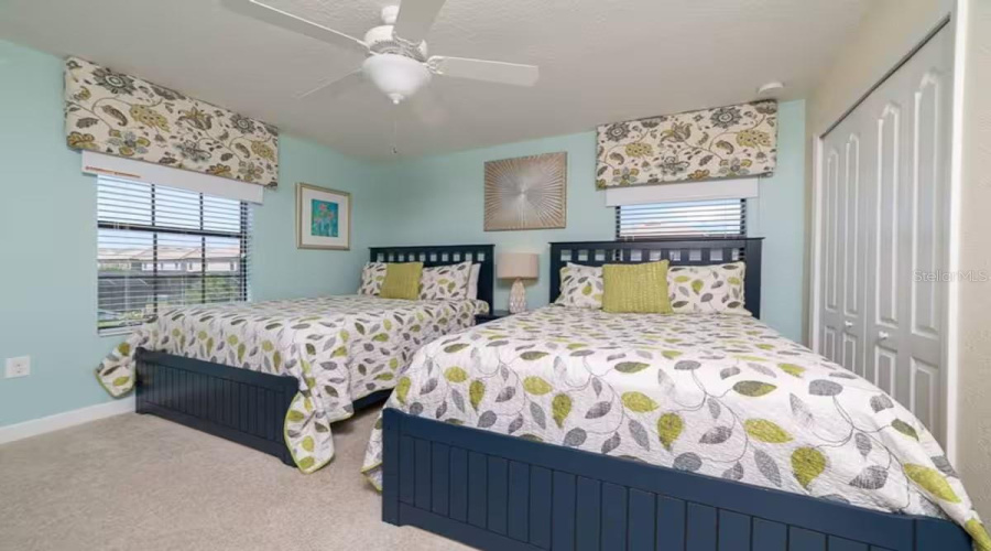 DAVENPORT, Florida 33896, 8 Bedrooms Bedrooms, ,5 BathroomsBathrooms,Residential,For Sale,SHADOW MOUNTAIN,0,MFRO6385097